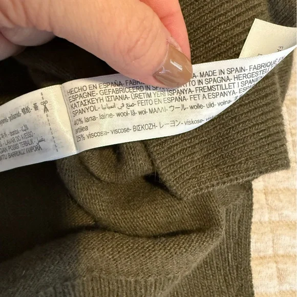 Mossimo Dutti Italian Yarn Wool Alpaca Blend V Neck Sweater Womens Medium